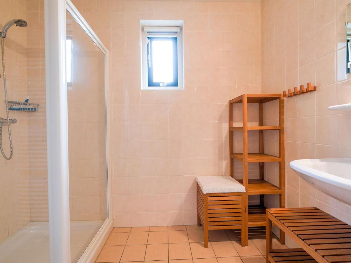 Serene Holiday Home In Gaasterl N Sleat Sondel Екстериор снимка