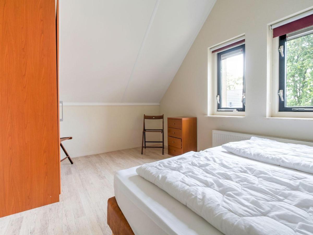Serene Holiday Home In Gaasterl N Sleat Sondel Екстериор снимка