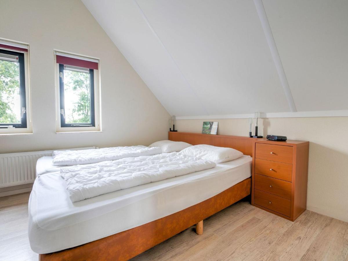 Serene Holiday Home In Gaasterl N Sleat Sondel Екстериор снимка
