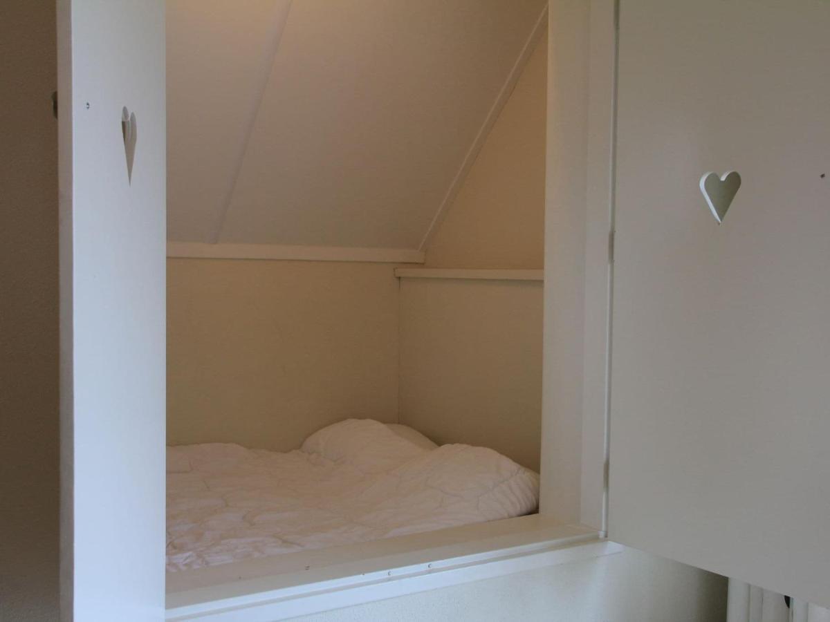 Serene Holiday Home In Gaasterl N Sleat Sondel Екстериор снимка